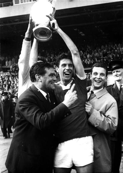 Coppa del Campioni 1963: l&#39;allenatore Rocco con Cesare Maldini. 